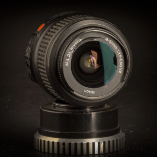 Nikon D AF S DX 18-55mm f3.5-5.6 Nikon <br>Dekoráció – Donor